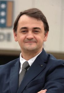 Profesor invitado internacional de operaciones