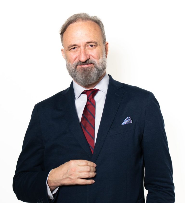 Director general de IDADE y profesor titular de factor humano