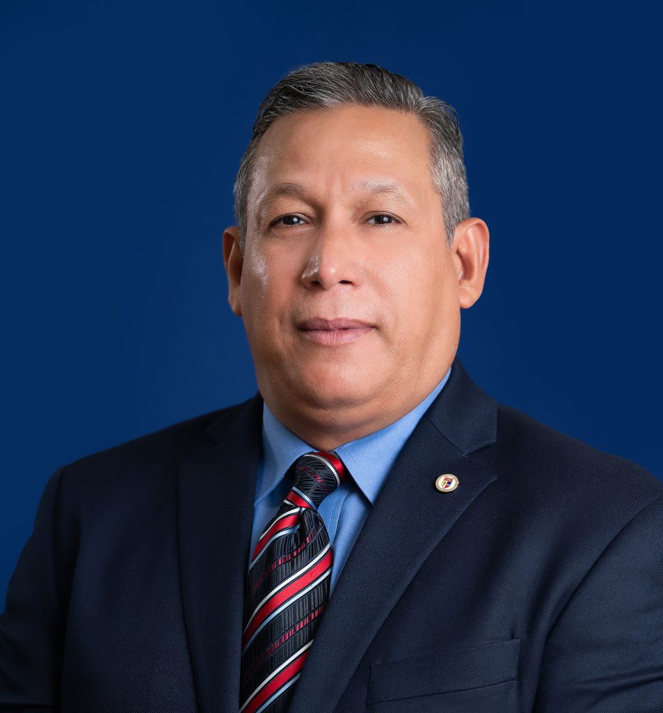 Dr. Félix Amaury Pérez Caba, Decano de Postgrado